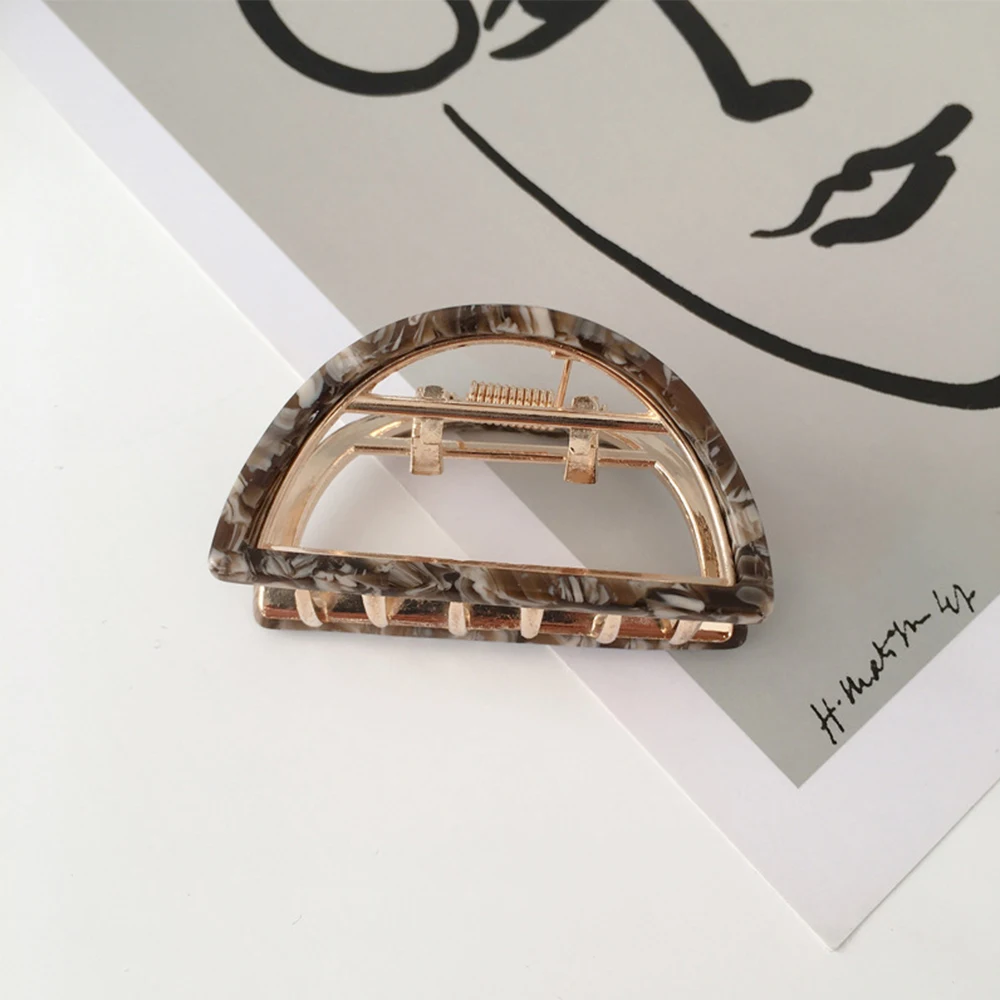 

Vintage Hollow Semicircle Hair Claw Clamps for Women Girls Korean Fashion Hair Grab Clips Disk Hair Ponytail Holder Bathing Clip