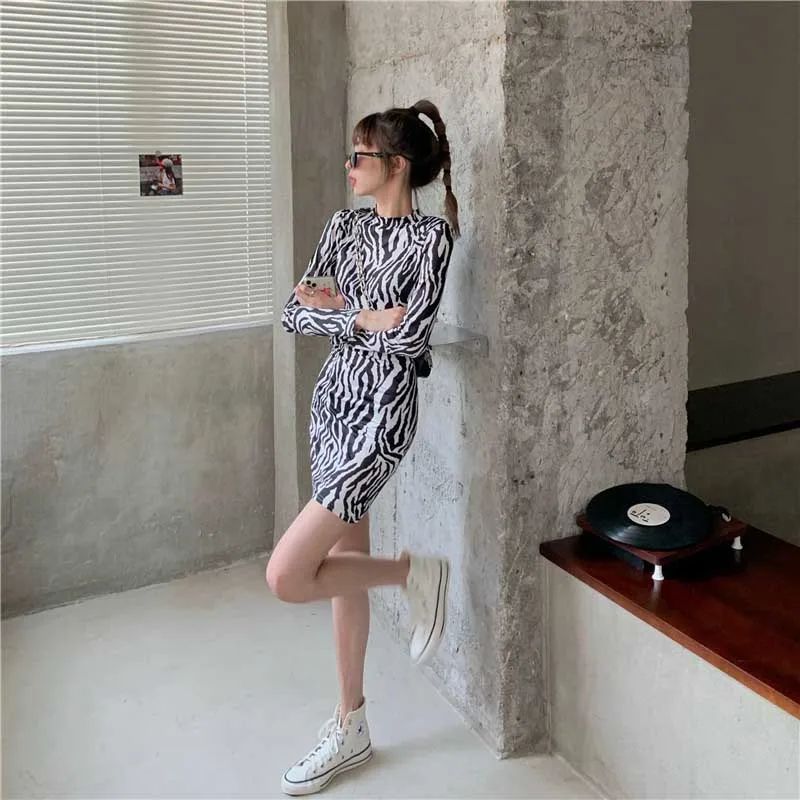 

Korean Dress Lady Slim Long Sleeve Stripe Dress One-Piece Elegant Party Holiday Woman Dresses 2021 Summer Fashion Women Dres