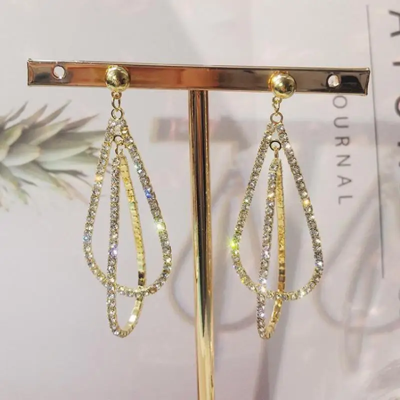 

2021 European And American Exaggerated Earrings Female South Korean Temperament Long Water Drop Earrings Personality Versatil