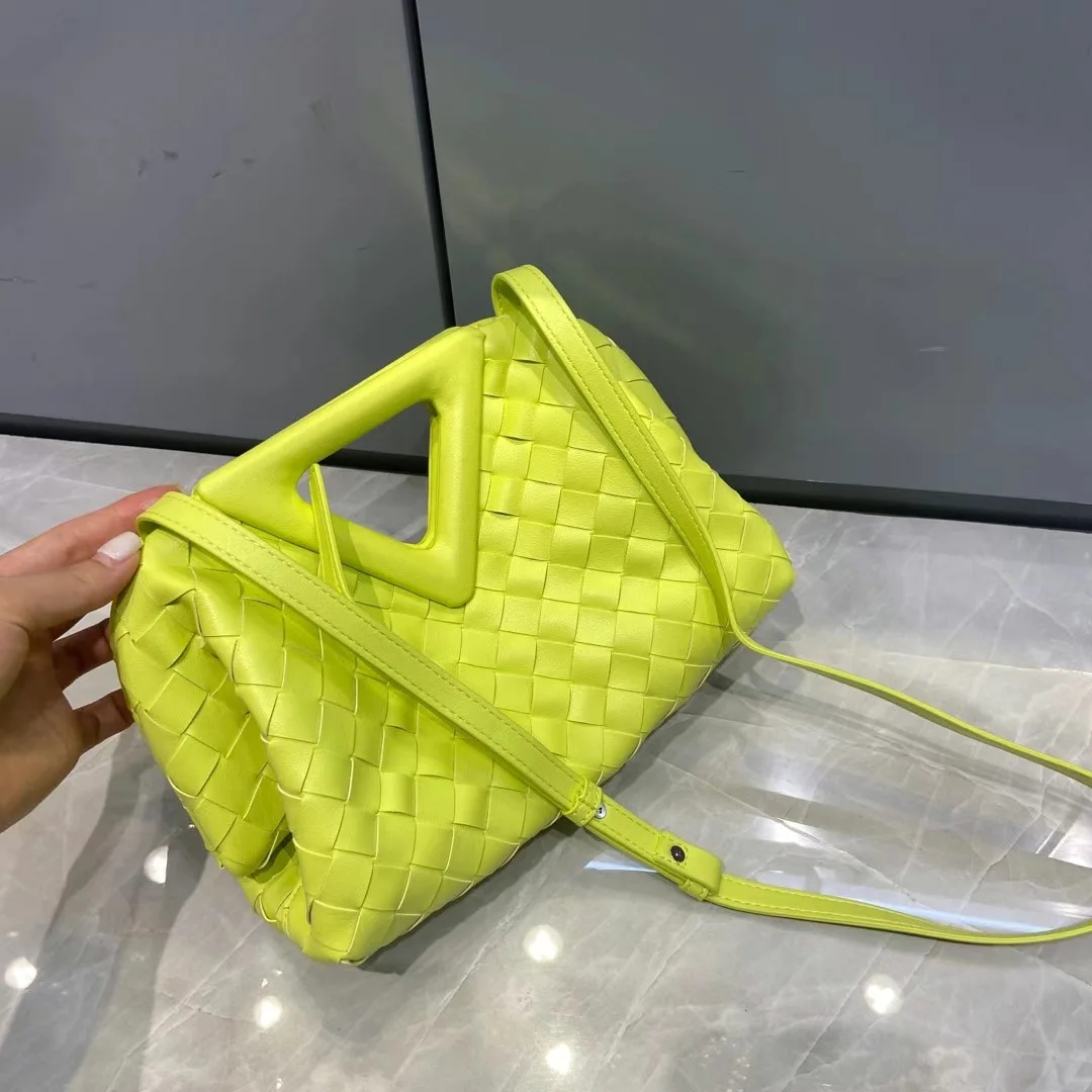 

Female bag 2021 new fashion trend B home candy color inverted triangle cloud bag shoulder bag messenger bag handbag dumpling bag