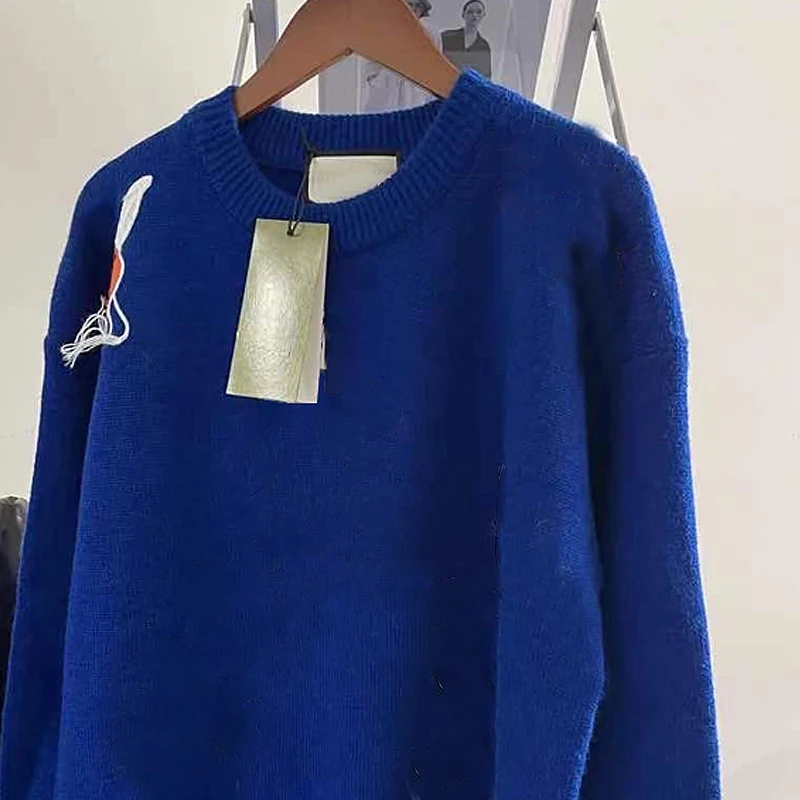 

Autumn and winter sweater