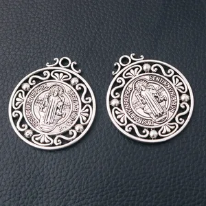 2 шт., резные металлические подвески макраме, кресты Святого Бенедикта, распятие, очарование, ювелирное ремесло, 46*40 мм A63