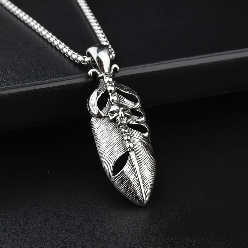 

Feather Devil Pendant Necklace Stainless Steel Fashion Hiphop Chain Men and Women Disco Rap Jewelry Rock Band Nightclub Bar