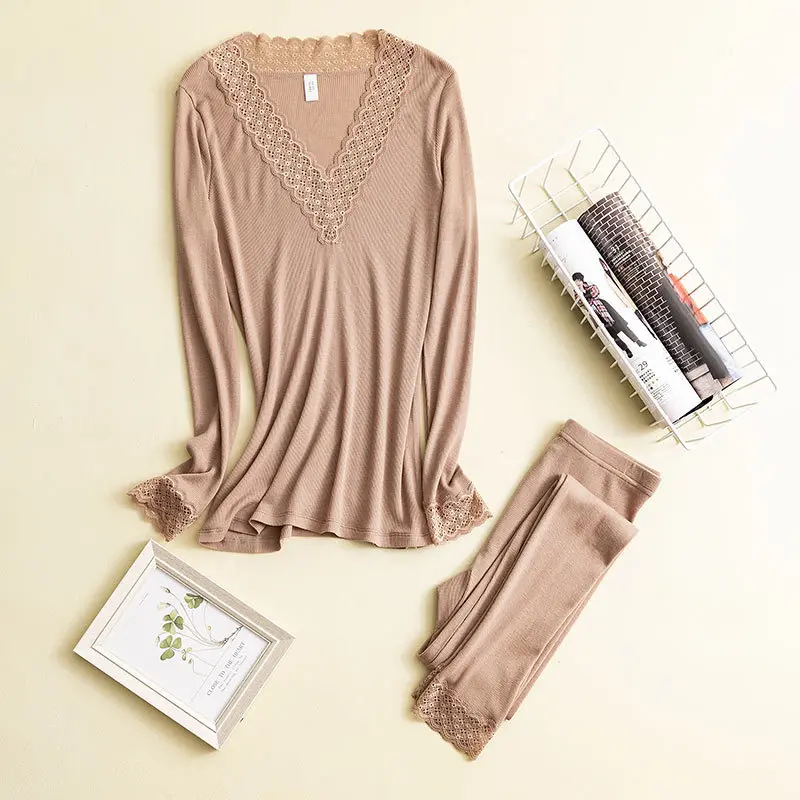 Комплект женского нижнего белья теплый из 82% шерсти с v-образным вырезом 18 дюймов