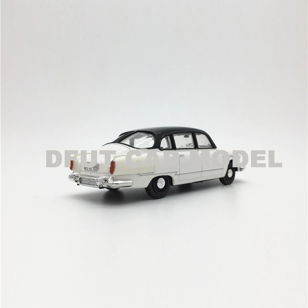 Модель литая автомобиля TATRA 1:43 в масштабе из металлического сплава Игрушечная
