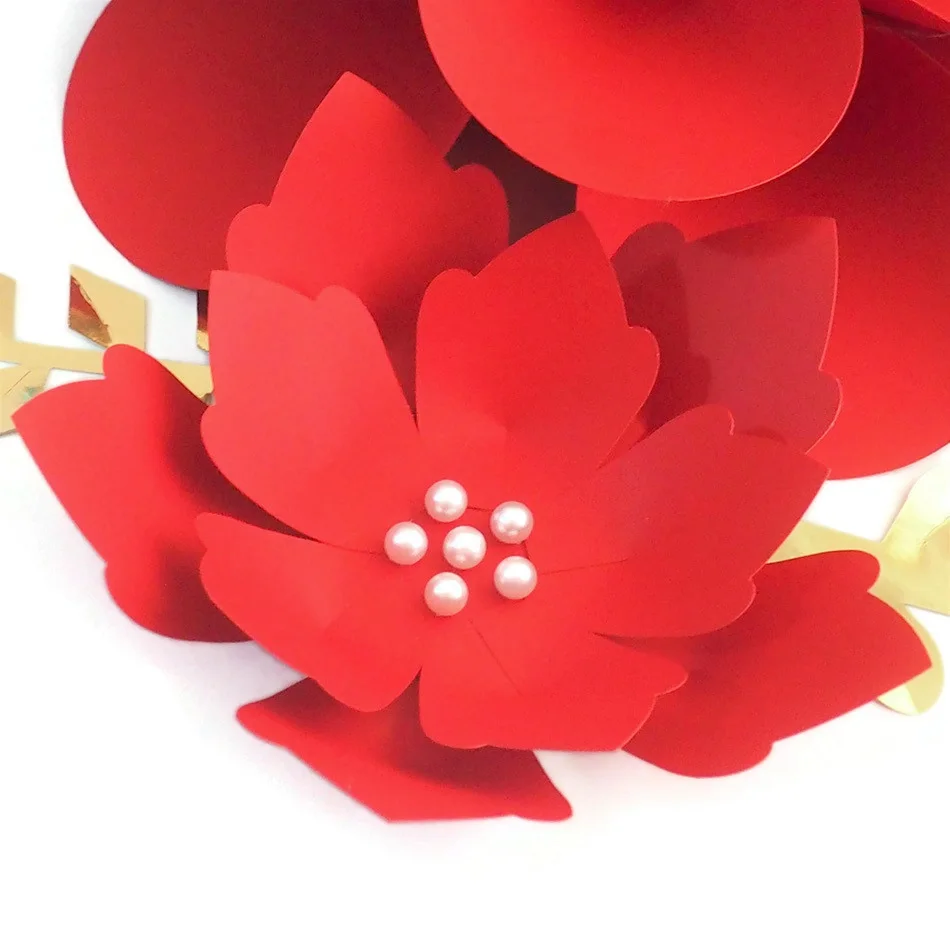 Набор красных легких бумажных цветов и золотых листьев ручной работы сделай сам