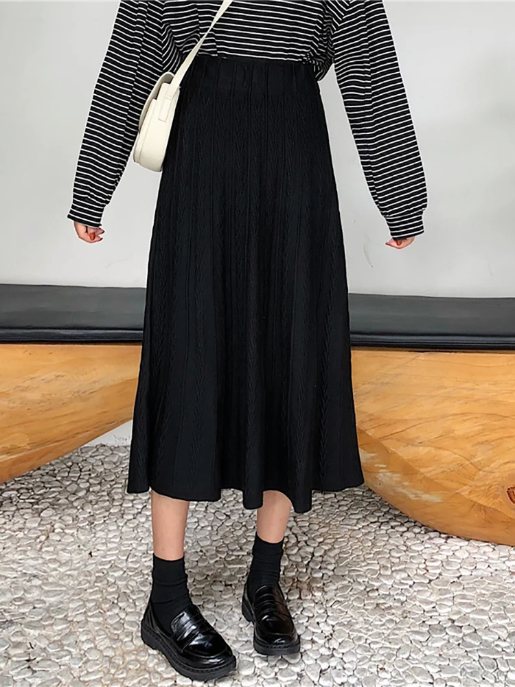 

Knitted skirt women spring 2021 new Korean version of the high waist slim and versatile mid-length A-line skirt