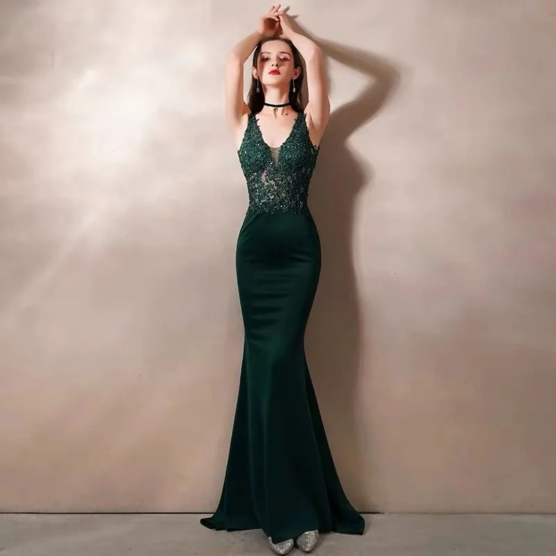 Женское вечернее платье с юбкой годе розовое длинное без рукавов V-образным