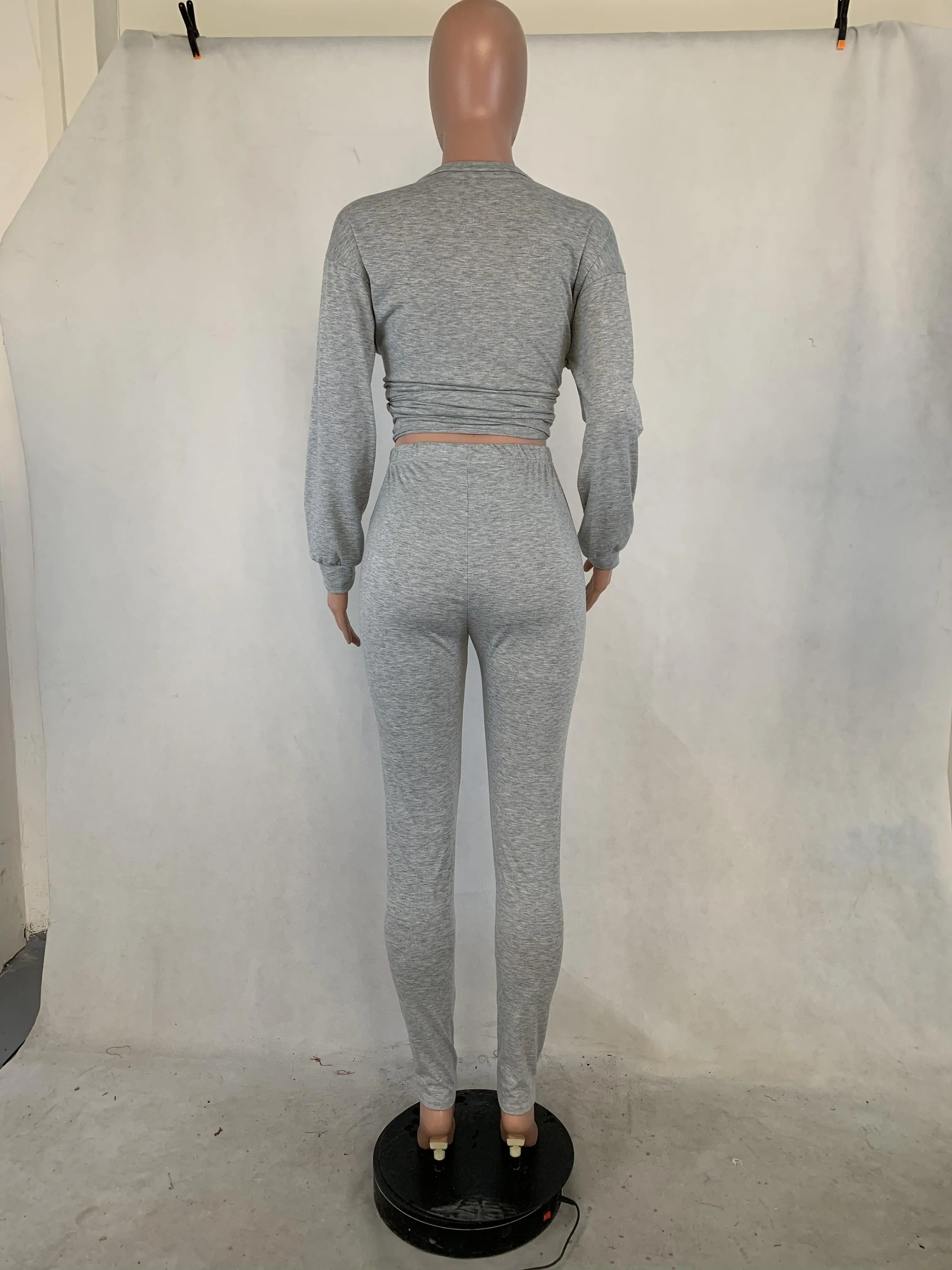 Casual Women Two Pieces Jogging Femme Long Sleeve Sportwear Tracksuit Women O-neck Crop Top+ Long Pants Suit Autumn