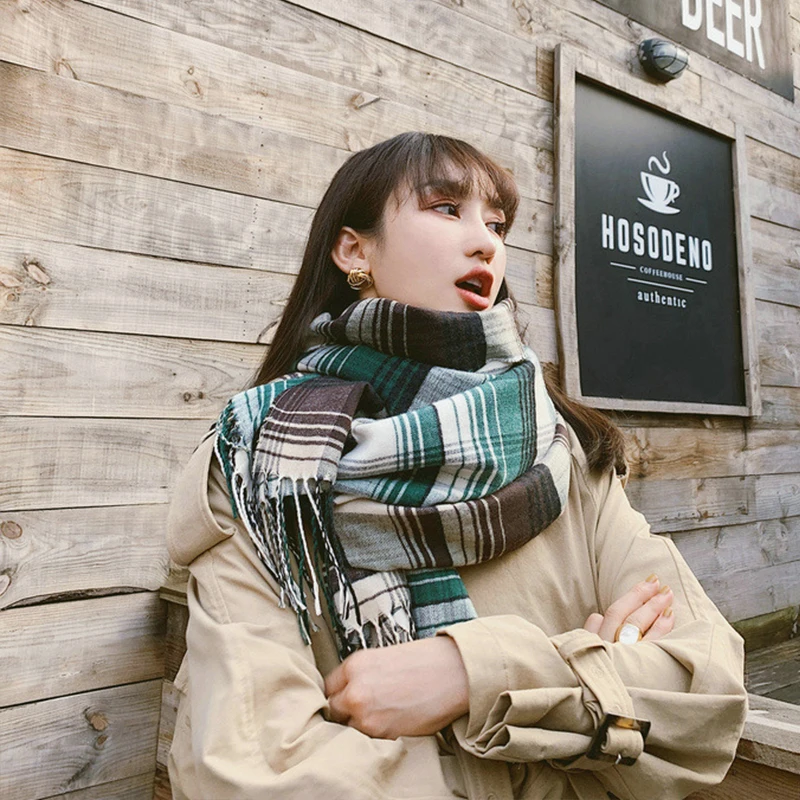 Женский длинный шарф с кисточками теплый толстый элегантный винтажный в клетку