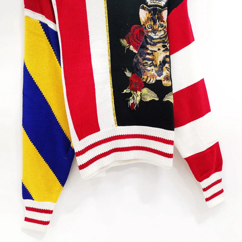 

2021 New Fashion Crown Cloth Cat Flower Button Gold Thread Decorative T-shirt Sweater Pullover Female