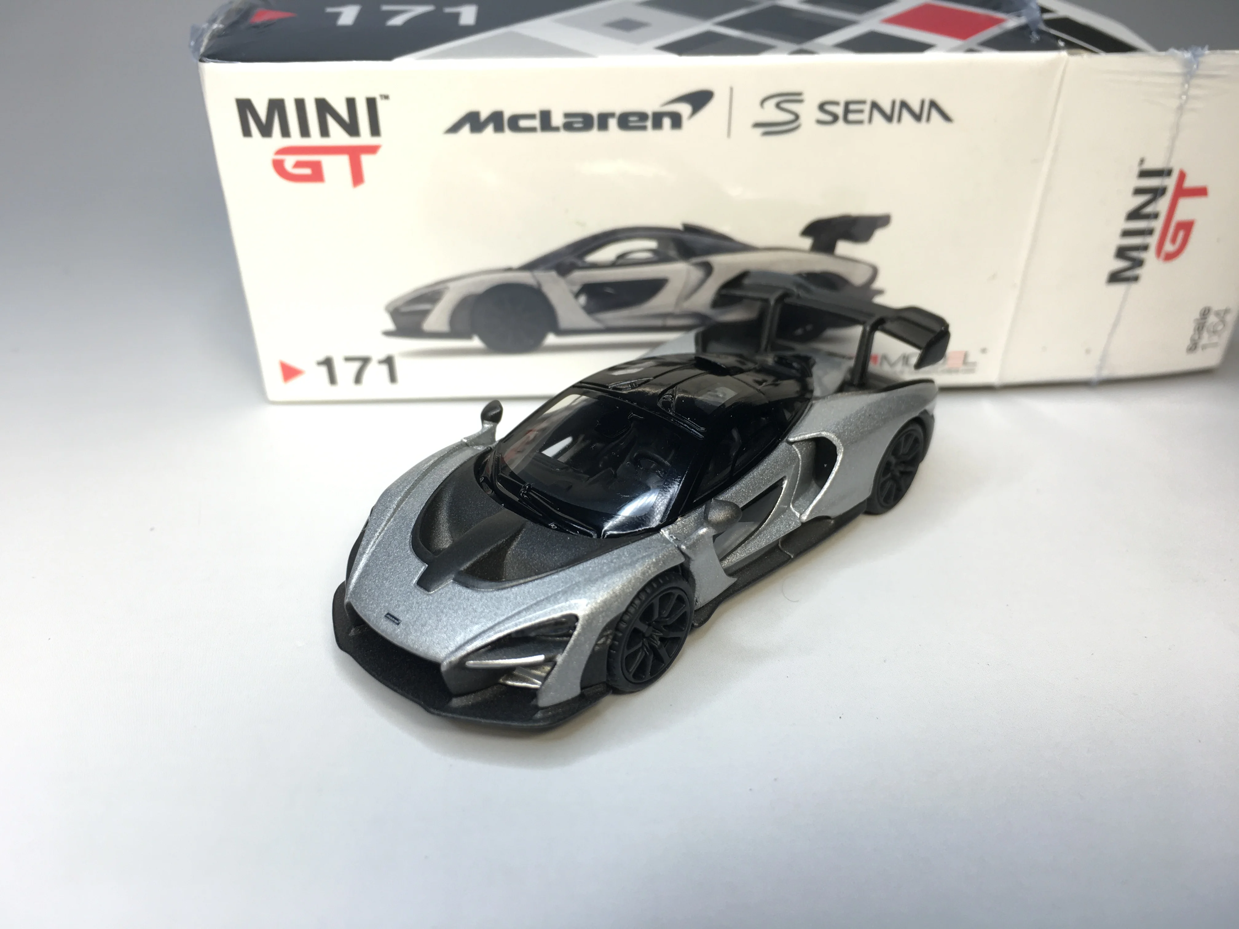 

MINI GT 1/64 Senna MGT00171 Die Cast Model Car Collection Limited