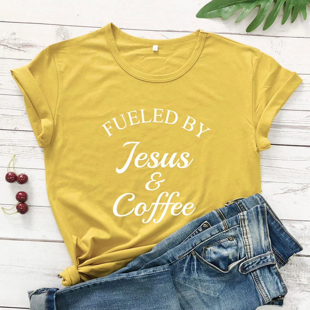 Fueled By Jesus& coffee Футболка женская Религиозная Христианская графическая Футболка Топ модная женская Мотивационная Библейская стих церковная футболка