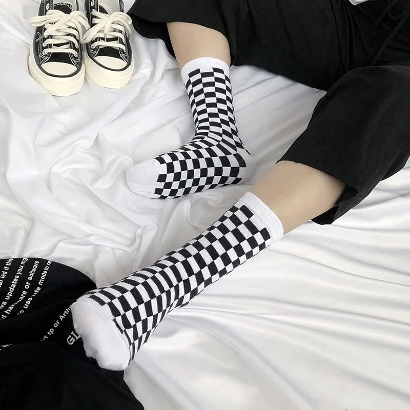 

Korea Funky Harajuku Trend Women Chessboard Socks Geometric Carved Socks Men Hip Hop Cotton Unisex Street New Socks