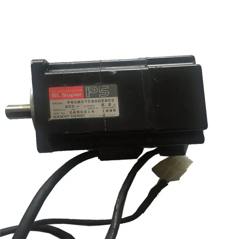 

Серводвигатель переменного тока Sanyo Denki P50B07030DXS00