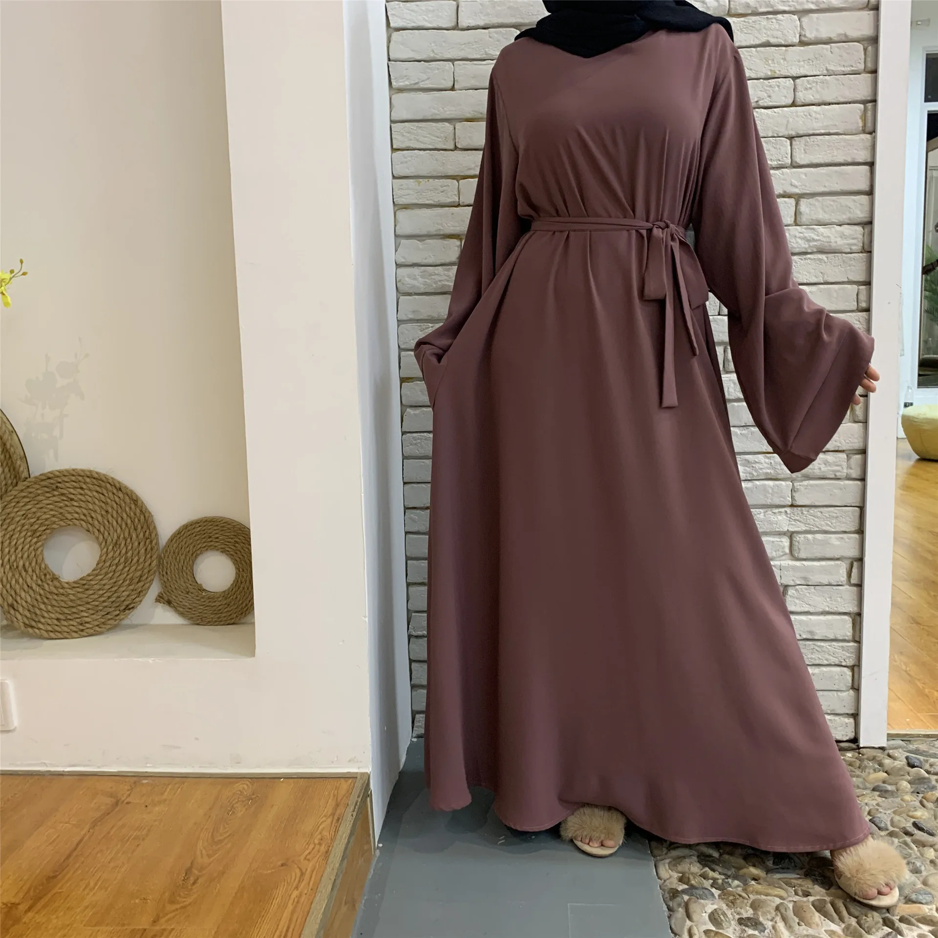 

Middle Eastern Dubai Hot Selling Clear-colored Large-size Tie Muslim Dress Islamic Clothing for Women