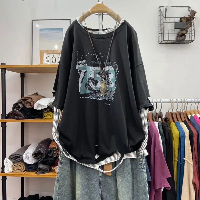 Женская футболка с коротким рукавом круглым вырезом и принтом из натурального