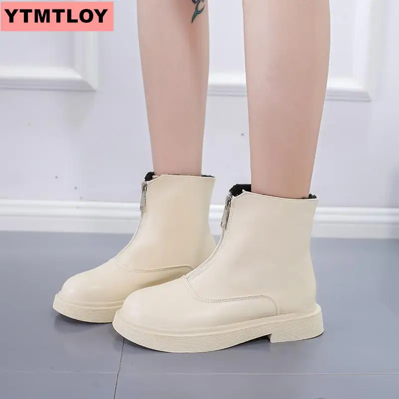 Женские ботильоны из лакированной кожи с круглым носком на низком каблуке