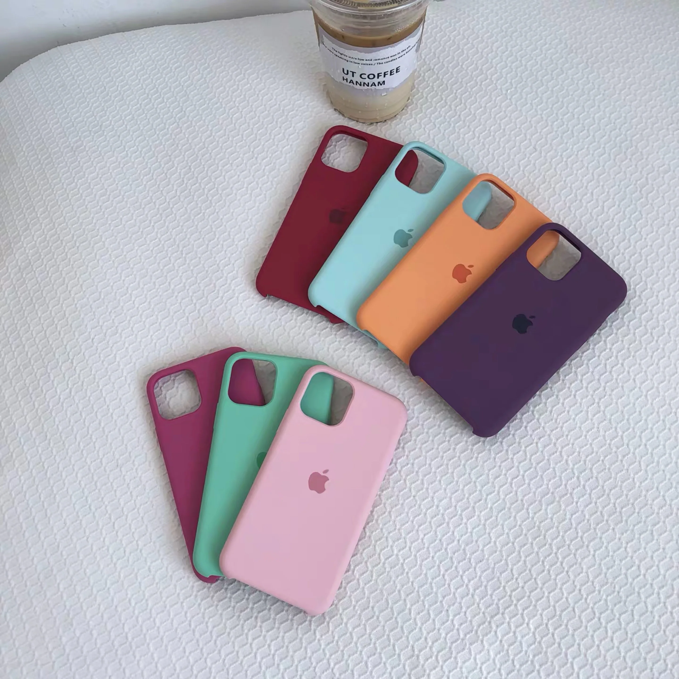 Жидкий силиконовый чехол для iPhone 11 Pro Max темно-синий мягкий на заднюю панель