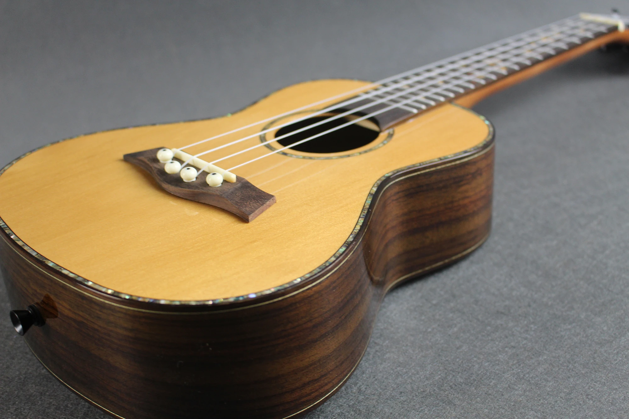 Concert Whole Solid Ukulele Spruce Top & Rosewood Side and Back укулеле 4 струны Strings Guitar With EVA hard Case | Спорт и