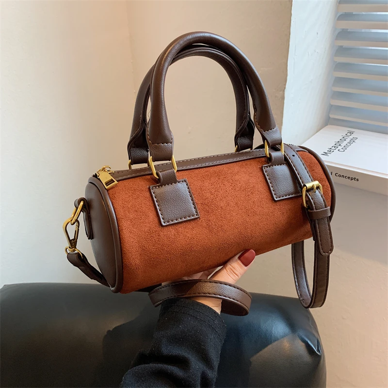 

Retro Handbag Plush Shoulder Bag For Women 2021 New Contrast Color Leather Crossbody Bag Velvet Tote Baguette Bag bolsa feminina