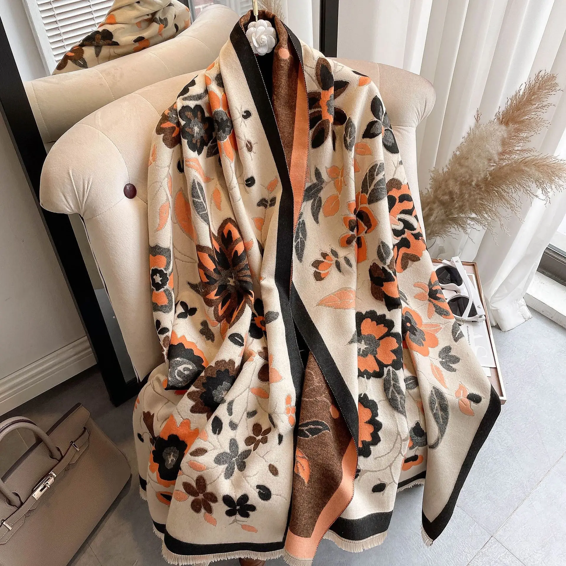 

2021 Design NEW Fashion Cashmere Women Scarf Winter Warm Shawl Wrap Flower Bandana Pashmina Long Female Foulard Thick Blanket