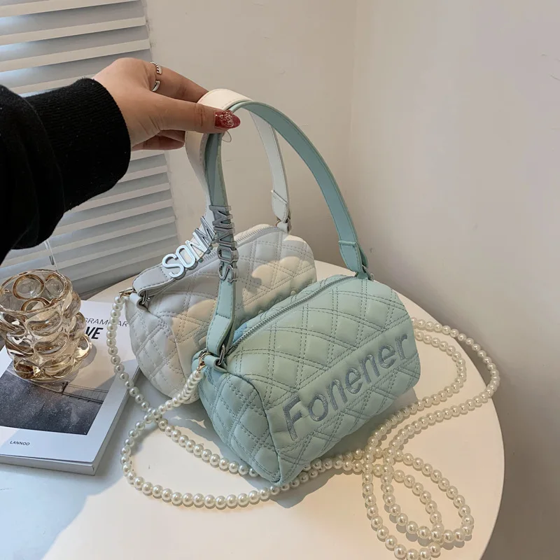 

Women new luxury brand design rhombus bags fashion letter embroidery handbag fashion noble pearl chain crossbody bag 2021