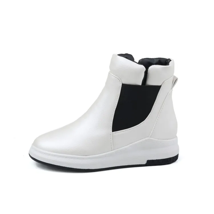 Европейцы и американцы большого размера делают снежные сапоги с круглой