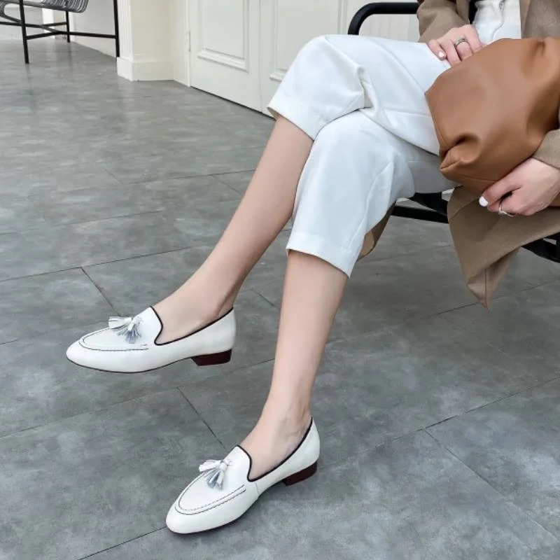 

Taoffen Women Flats Shoes Genuine Leather New Fashion Tassel Dress Shoes Woman Clossic Office Lady Daily Footwear Size 33-42