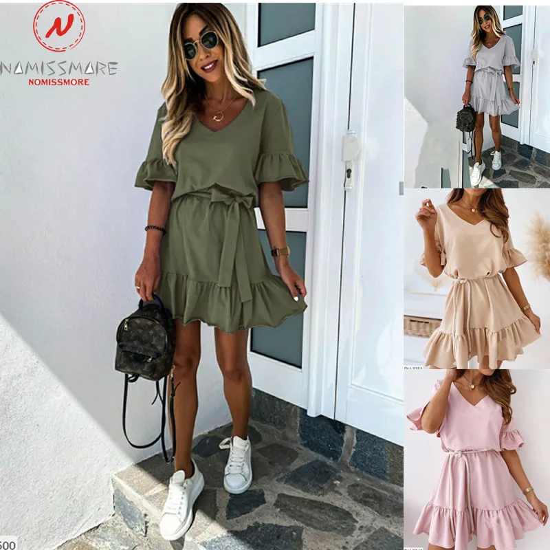 Платье-трапеция женское летнее однотонное с оборками V-образным вырезом и