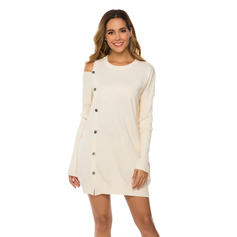 Женское трикотажное платье свитер с открытыми плечами круглым вырезом и