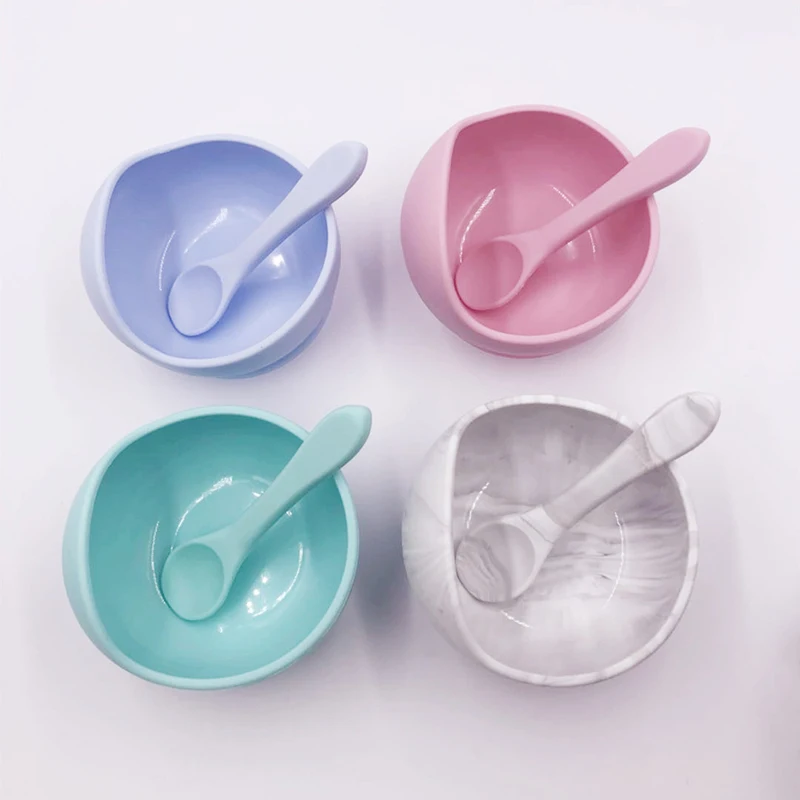 

Набор детских мисок с ложкой 2 шт., мягкие силиконовые Нескользящие блюда для кормления детей, карамельные цвета, столовые приборы