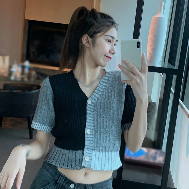

Women Fashion V Neck Color Contrast T-Shirts Female Exposed Navel Knitted Short Sleeve Sweet Cardigan Tops