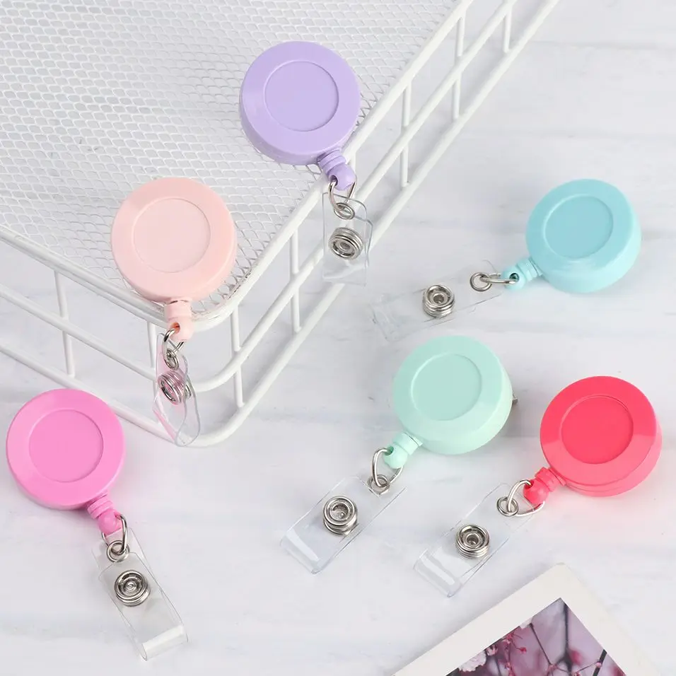 

1 PC Creative 360° Rotation Retractable Badge Reel Multicolor Fashion Nurse Display ID Name Card Badge Holder Office Supplies