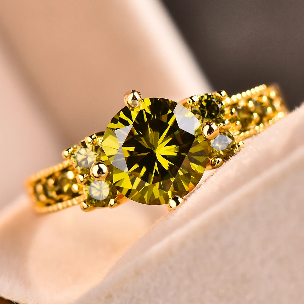 Очаровательное женское кольцо с оливковым зеленым кристаллом и камнем винтажное