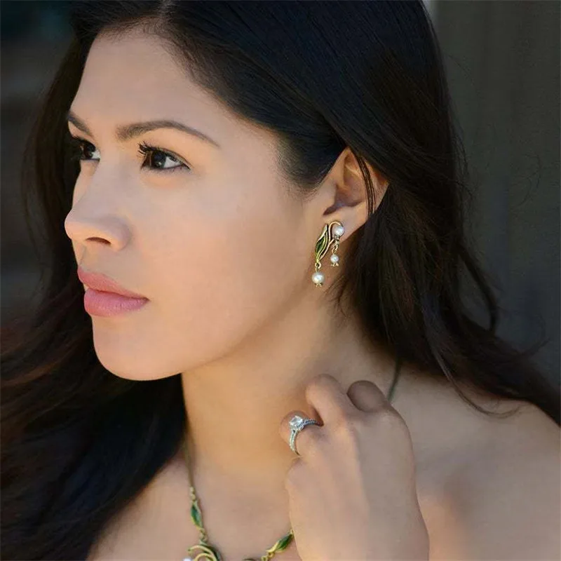 Свадебные серьги в виде цветка ланлии с подвеской и жемчугом искусство