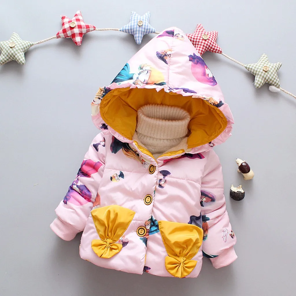 Детская зимняя теплая куртка пуховик на пуговицах с мультипликационным принтом