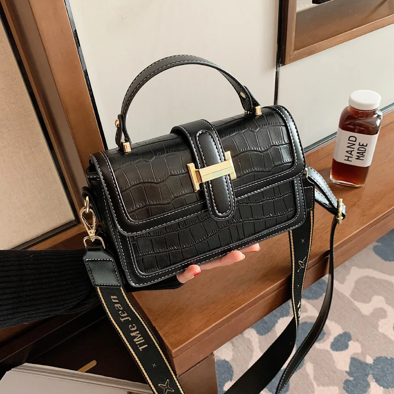 

Women's bag autumn/winter new net red fashion hundred small square bag wide shoulder strap hand-shoulder sloping bag small bag