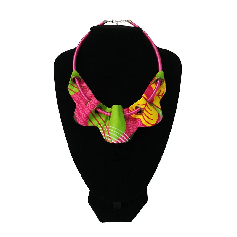 Ожерелье в африканском стиле с батиком из анкарской ткани ручная работа