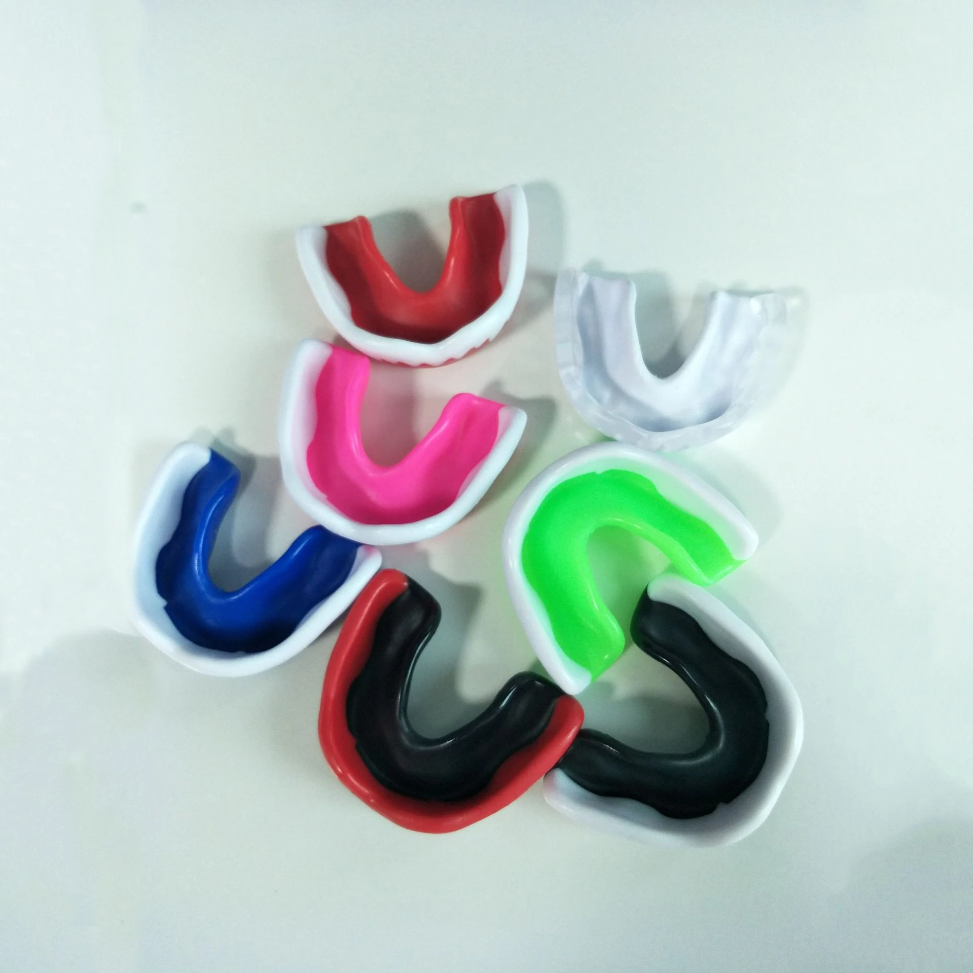 

Мягкий Силиконовый протектор для зубов для взрослых из ЭВА, протектор для зубов для бокса, спорта, футбола, баскетбола, хоккея, карате, муай т...