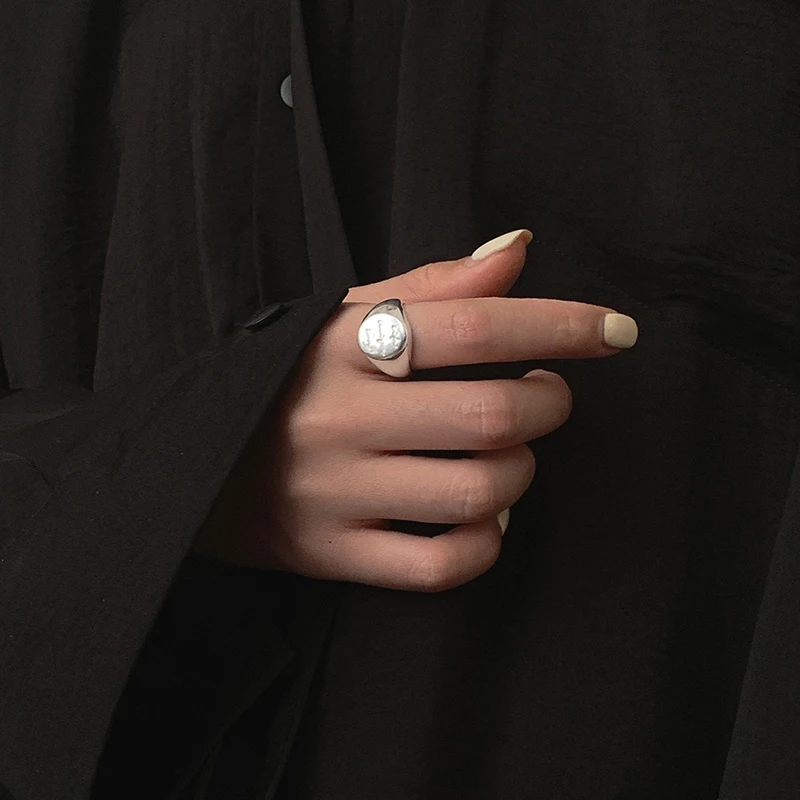 

Кольцо женское из серебра 925 пробы, с овальными буквами