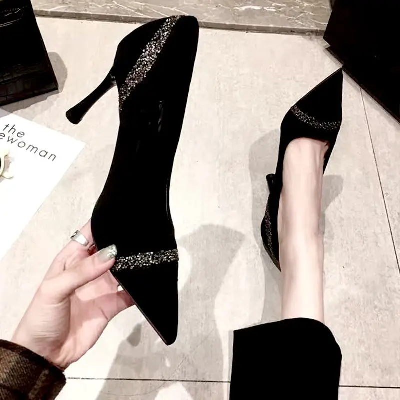 

Женские туфли на высоком каблуке-шпильке с блестками и острым носком