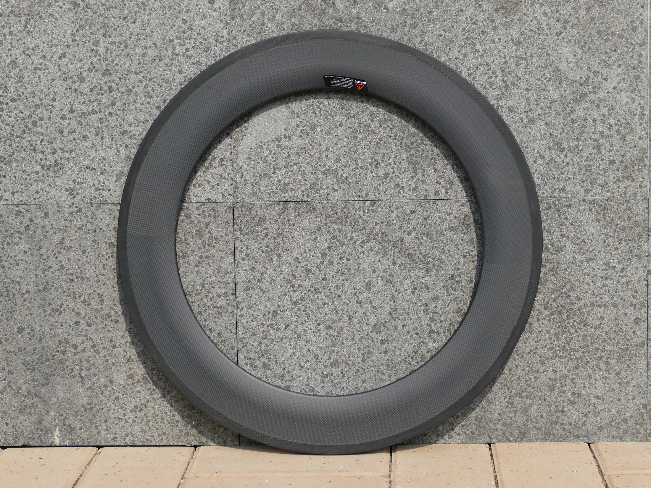 В комплект входит 1 пара ободов полностью карбоновые колеса для дорожного