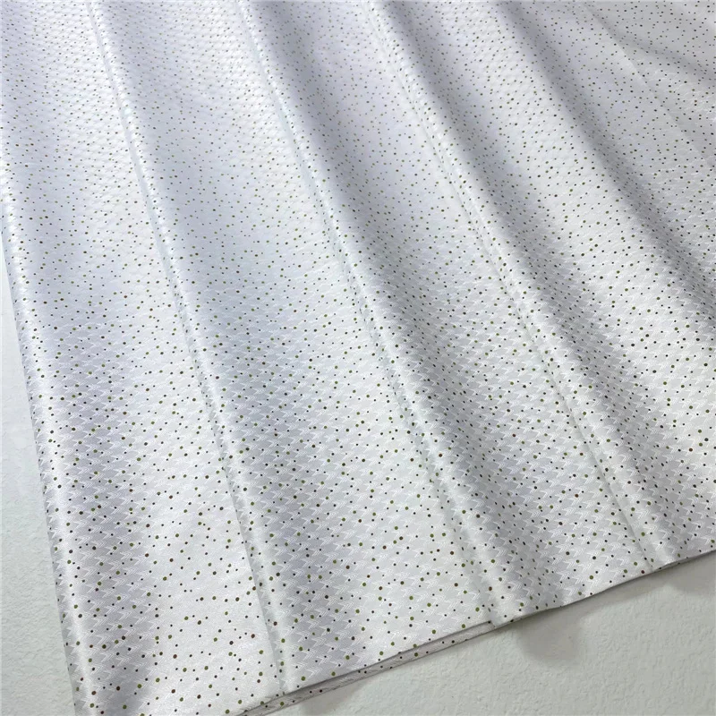 

Plain White Men's Bazin Riche Tissu Guinea Jacquard Brocade Fabric High Quality Soft And Comfortable Bazin Damask Material BL459