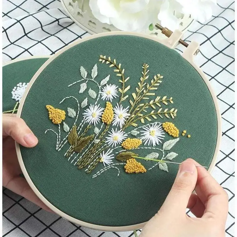 Embroidery Starter Kit Canvas DIY Cross Stitch Material European Embroidery w/ Flower Pattern Imitation Bamboo Embroidery Frame