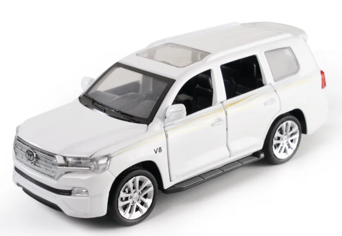 Белый Новинка 1:32 литой под давлением литой автомобиль Toyota Land Cruiser модель автомобиля оттягивающийся звуковой светильник игрушечные машинки для детей друзья игрушки подарки машинки - Цвет: Белый
