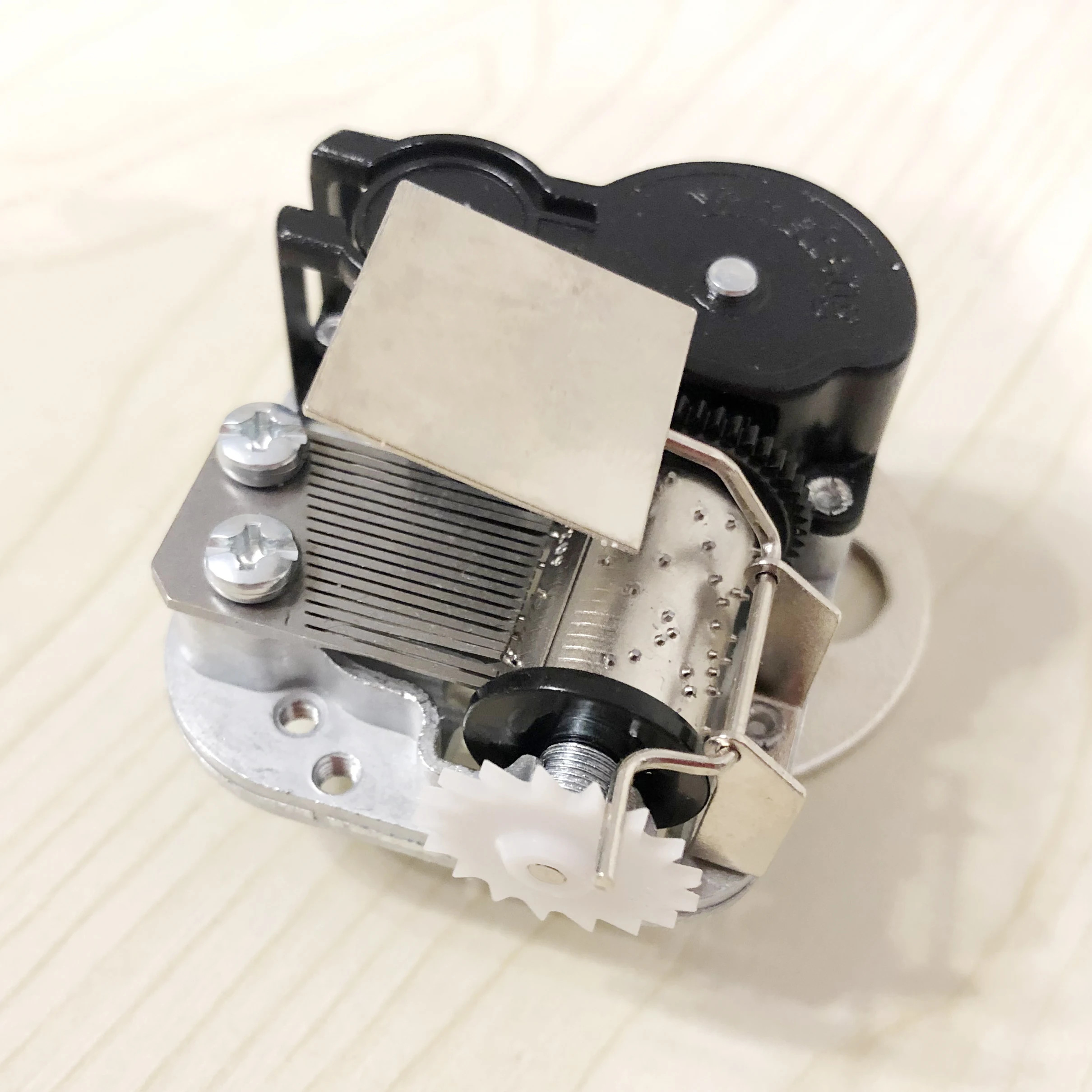 Механизм музыкальной шкатулки &quotТанцующая балерина&quot сделай