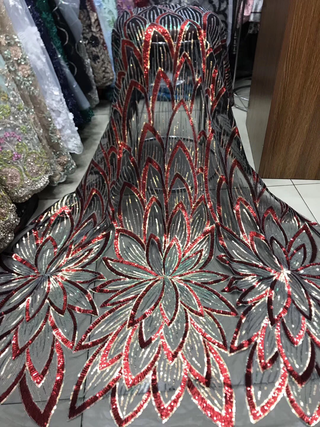 

African Beaded Lace Fabric Embroidered Nigerian Laces Fabric 2019 High Quality Gold French Tulle Lace Fabric For Women