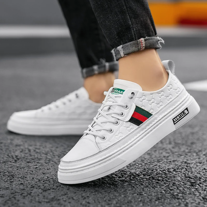 

New classic fashion brand men's shoes Korean version of simple, versatile, comfortable, casual sports trendy sneakers Lace-up