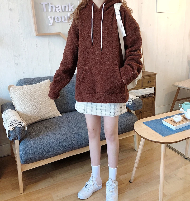 Женская толстовка с капюшоном круглым вырезом и длинным рукавом свободная